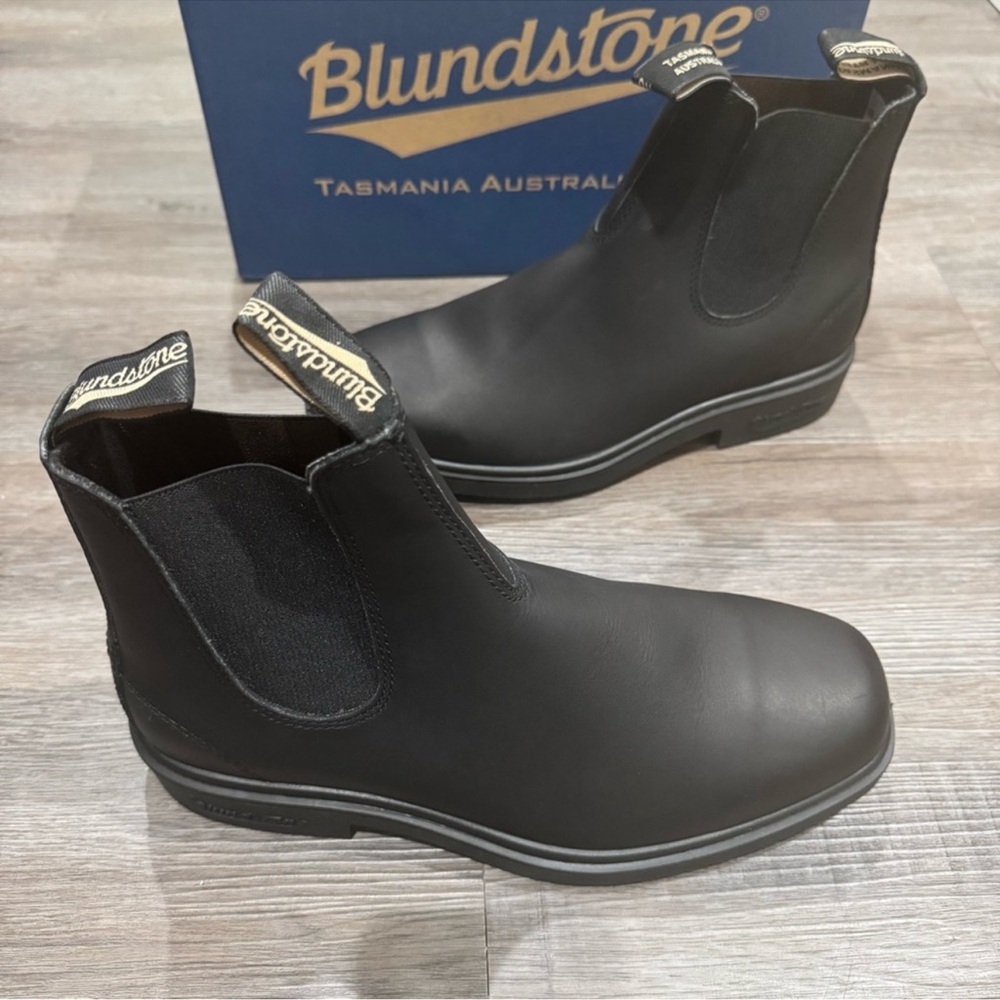 Blundstone BL 063 Chelsea Black Leather Boots - Picture 2 of 12